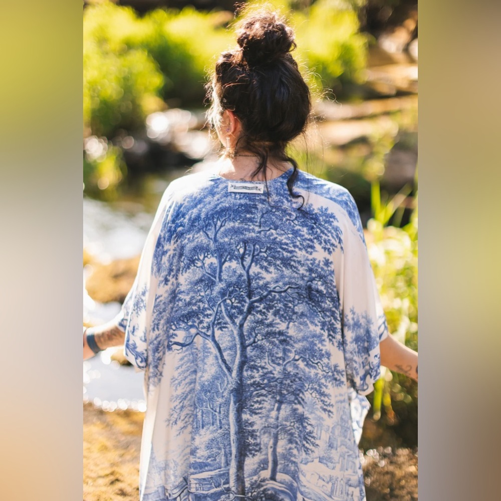 ⭐️Last One⭐️ LET THE LIGHT IN GODDESS DUSTER KIMONO Mid Length Chinoiserie - Picture 10 of 14